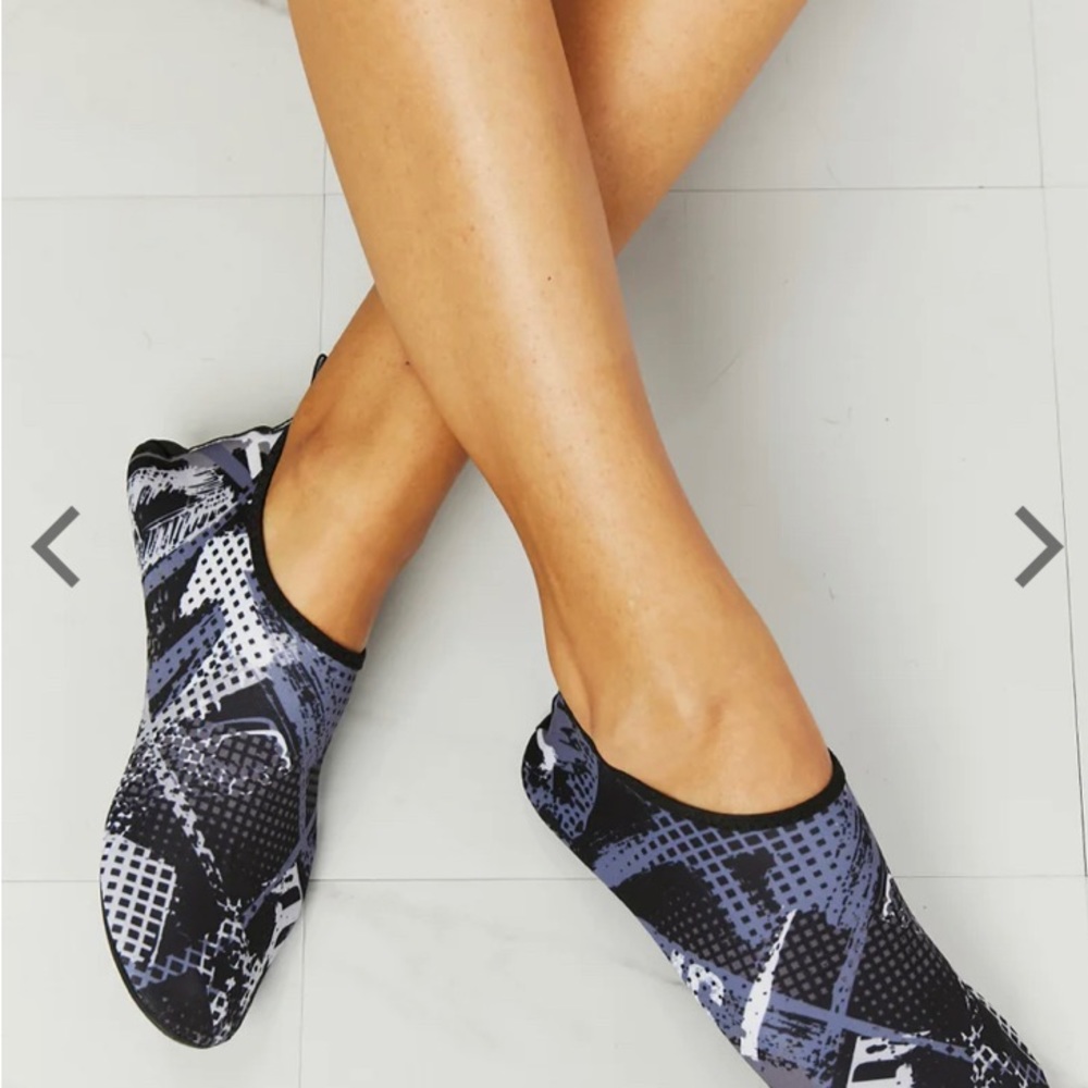 MMShoes On The Shore Water Shoes in Black Pattern